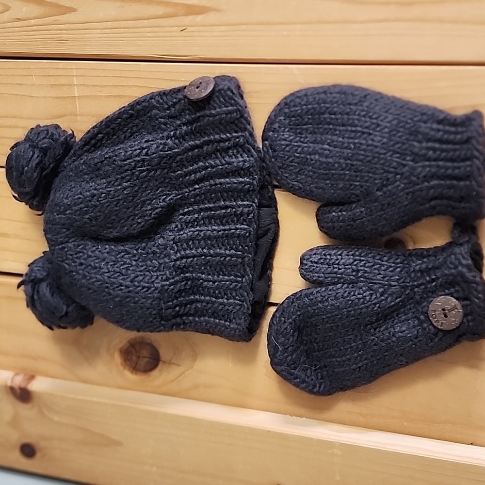 TOPI 100% Wool Beanie with Mittens set Kids Size 5-12  Unisex